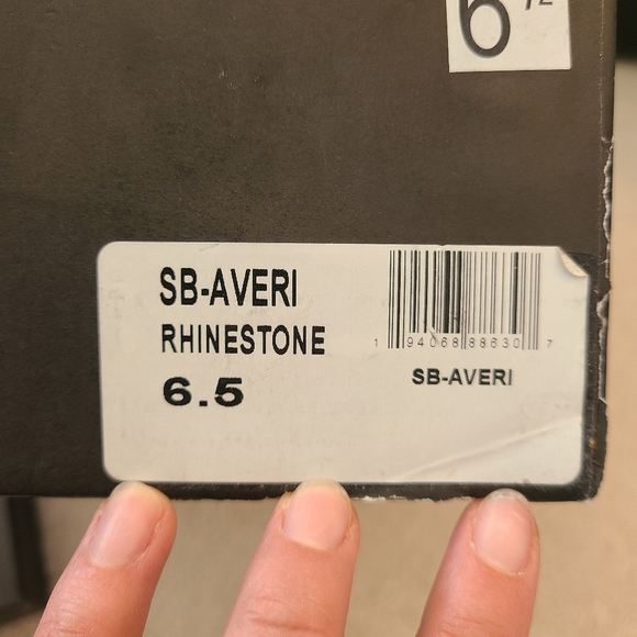 NIB SOLD OUT GORGEOUS Betsey Johnson Averi Rhinestone Pumps sz 6.5 - Picture 15 of 16